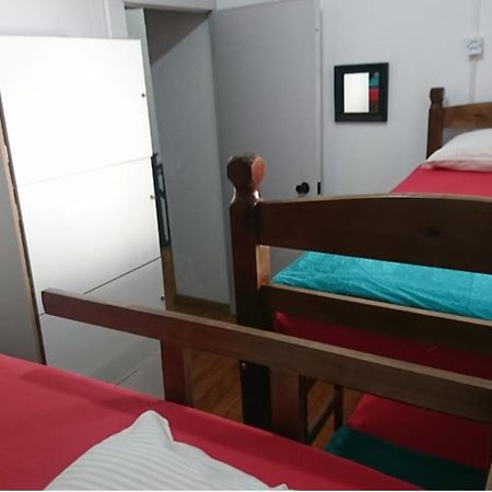 Hostel Calabria Na Vila Madalena Junto A Alegria Da Vila Сан-Паулу Екстер'єр фото