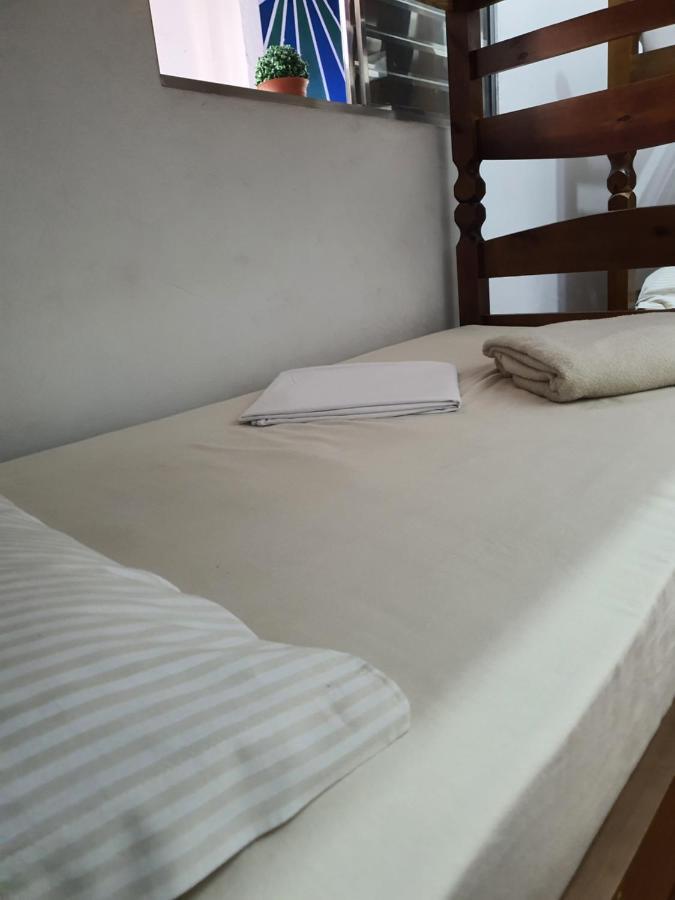 Hostel Calabria Na Vila Madalena Junto A Alegria Da Vila Сан-Паулу Екстер'єр фото