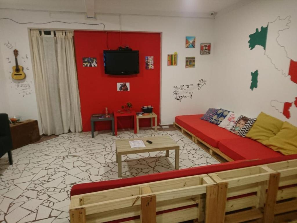 Hostel Calabria Na Vila Madalena Junto A Alegria Da Vila Сан-Паулу Екстер'єр фото