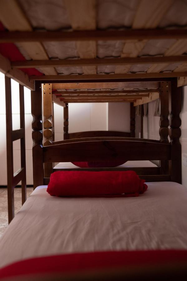 Hostel Calabria Na Vila Madalena Junto A Alegria Da Vila Сан-Паулу Екстер'єр фото