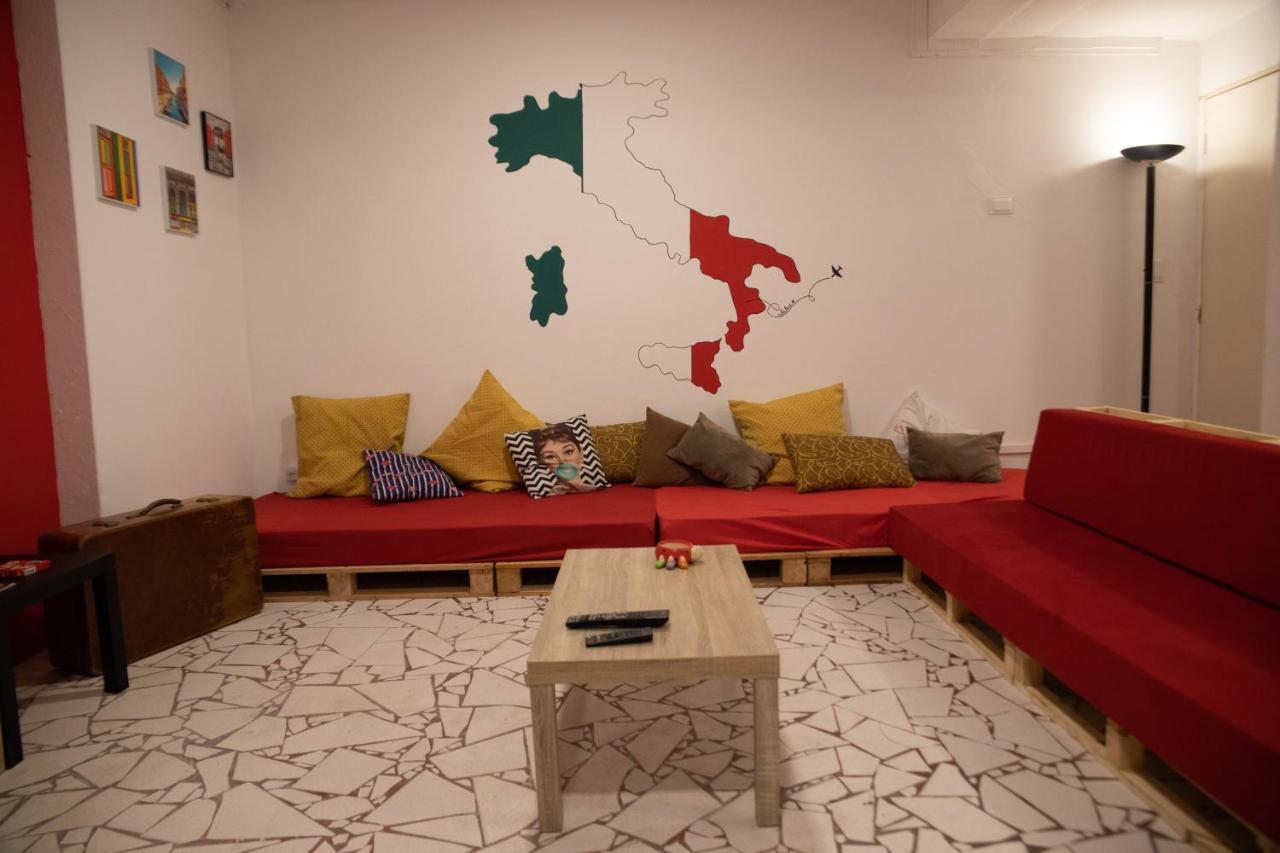 Hostel Calabria Na Vila Madalena Junto A Alegria Da Vila Сан-Паулу Екстер'єр фото